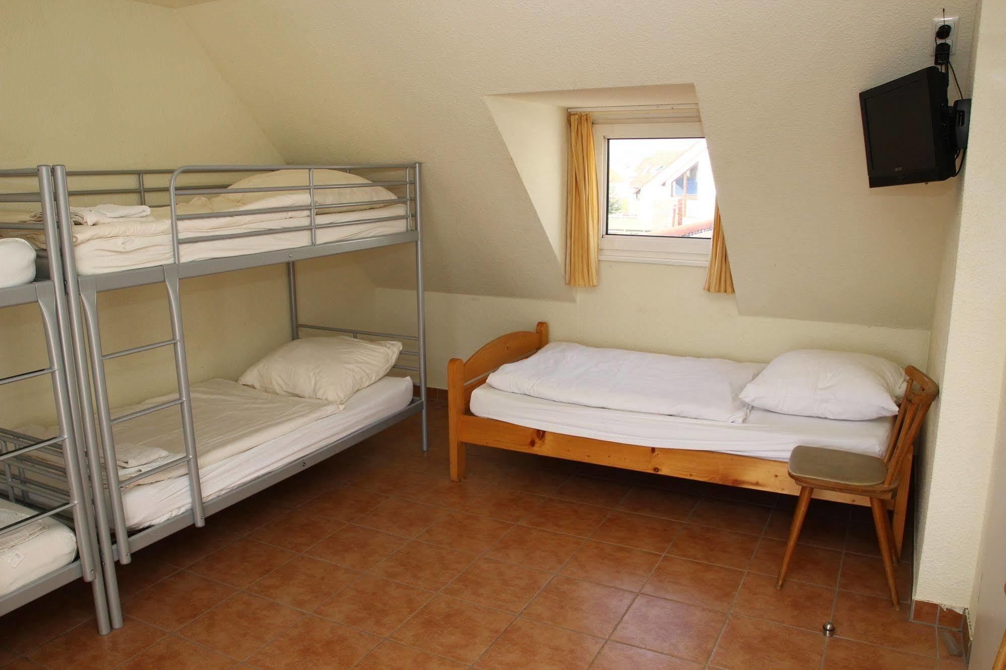 Wanderlust HostelFloersheim am Main エクステリア 写真