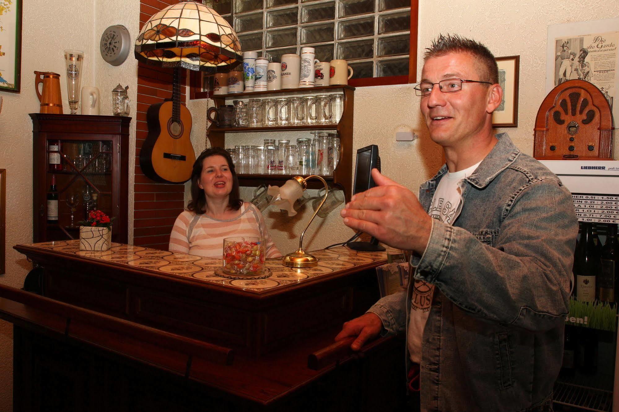 Wanderlust HostelFloersheim am Main エクステリア 写真